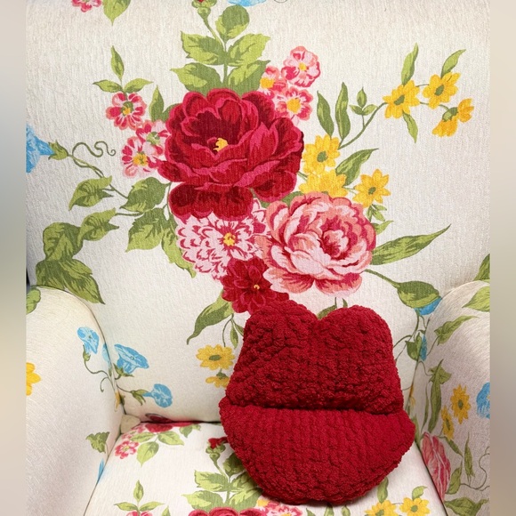 Handmade Hand Crafted Knit Red Lips Pillow Valentine’s Day Gift - Picture 2 of 2